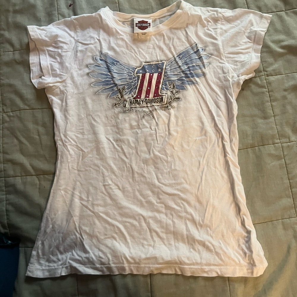 Harley-Davidson White Tee with Winged Flag Design